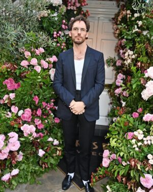 Sam Claflin Instagram - Last Night in Mayfair. 

The perfect way to to spend the night before a birthday. 
Raising a glass to celebrate 45 years of @harrysbarmayfair. 
Thank you for having me.