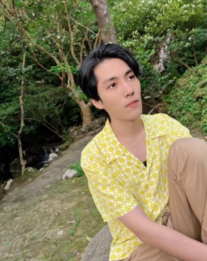 Sam Lin Instagram - 明天開始去練習⋯⋯

《我們練愛吧》
6/9 週五晚間23:00 
#東森綜合台
服裝：@sandroparis
 #SandroTaiwan