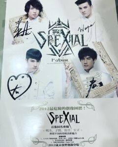 Sam Lin Most Liked Photos and Posts