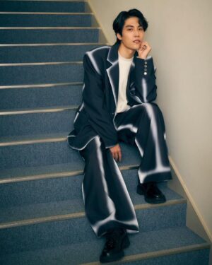 Sam Lin Instagram - 昨天是5月20日

服裝：@sourplum_official
鞋子：@vatic_official_pages
造型：@eavecning @ningstyling
妝髮：@shiftplusy