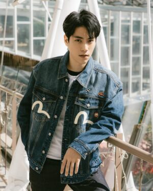 Sam Lin Instagram - 你有心動的時刻嗎？
@evisu_tw
#Evisu #Evisutw
#誰來演戲之圓桌對談