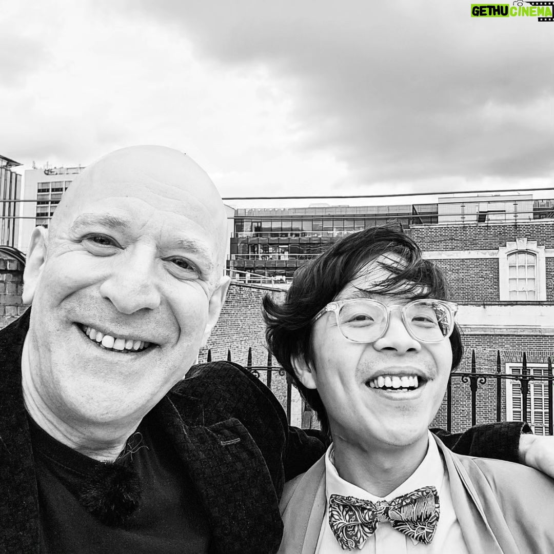 Sam See - 85 Likes - Our fabulous @mrsamsee with the just as fabulous @stevebestpics recording another episode of Steve Best Shoots. Episode out soon by why not head over to Steve Best's YouTube channel to see past guests!
#comedy #photoshoot #stevebestshoots #samsee #singaporecomedy #interview #rooftop