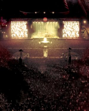 Sam Smith Instagram - Budapest, that was STUNNING.  A real highlight of this festival season, thank you x