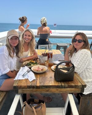 Samantha Droke Instagram - A reminder to go visit your friends! 💗

#momlife #momof3 #travel #friendship #california