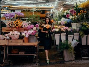 Samantha Ko Instagram - 🌺假日遊走

CHIC ｜July 2024
Make up @littlewhite_makeup 
Hair @zaptang 
Wardrobe @newbottega @givenchy @isseymiyakeofficial