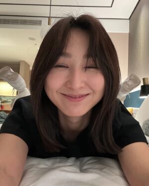 Samantha Ko Instagram - 齊蔭不了一日
撥開～撥開～🤣🤣

#sammko