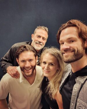 Samantha Smith Instagram - Austin you knocked my socks off. A huge thank you to the best fans on the planet— you bring the goods every single time— and to @creationent for bringing us all together! 🤠 
Also kudos to those of us not from Texas who miraculously survived the inferno you call “August.”

#spnaus #supernatural
