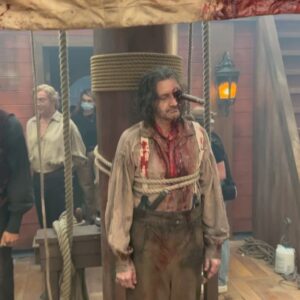 Samba Schutte Instagram - Today’s Set Shoutout: The Cursed Ship☠️ Our prop, set and make up department killed it. Quite literally🖤🏴‍☠️ Sorry graphic content ahead👀
#OurFlagMeansDeath #ofmd #ofmdseason2