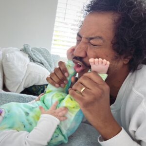 Samba Schutte Instagram - I was born a father this year and couldn’t feel more grateful, humbled and blessed🙏🏾 Thank you to my partner Aria for gifting me an angel (who bites)🧿❤️✨ And yes, people still think my dad and I are a couple…🥂 Happy Father’s Day to all dads, father figures, father energies, father symbols, uncles and grand dads. And to those who lost or don’t have one to celebrate this year, my heart is with you❤️✨
#fathersday