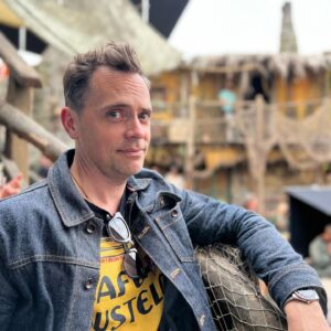 Samba Schutte Instagram - Today’s Crew Shoutout: the genius @dvidjenkins aka our father and creator🏴‍☠️ What to say about the man who gave us this epic show, redefined the pirate genre, broke records, made history and created a classic for all times☠️ It was such a joy watching him get excited for every little aspect of his show coming to life, while looking cool all along⚔️ I love you brother and I’m eternally grateful🫡❤️ 
#OurFlagMeansDeath #ofmd #ofmdseason2 #bts