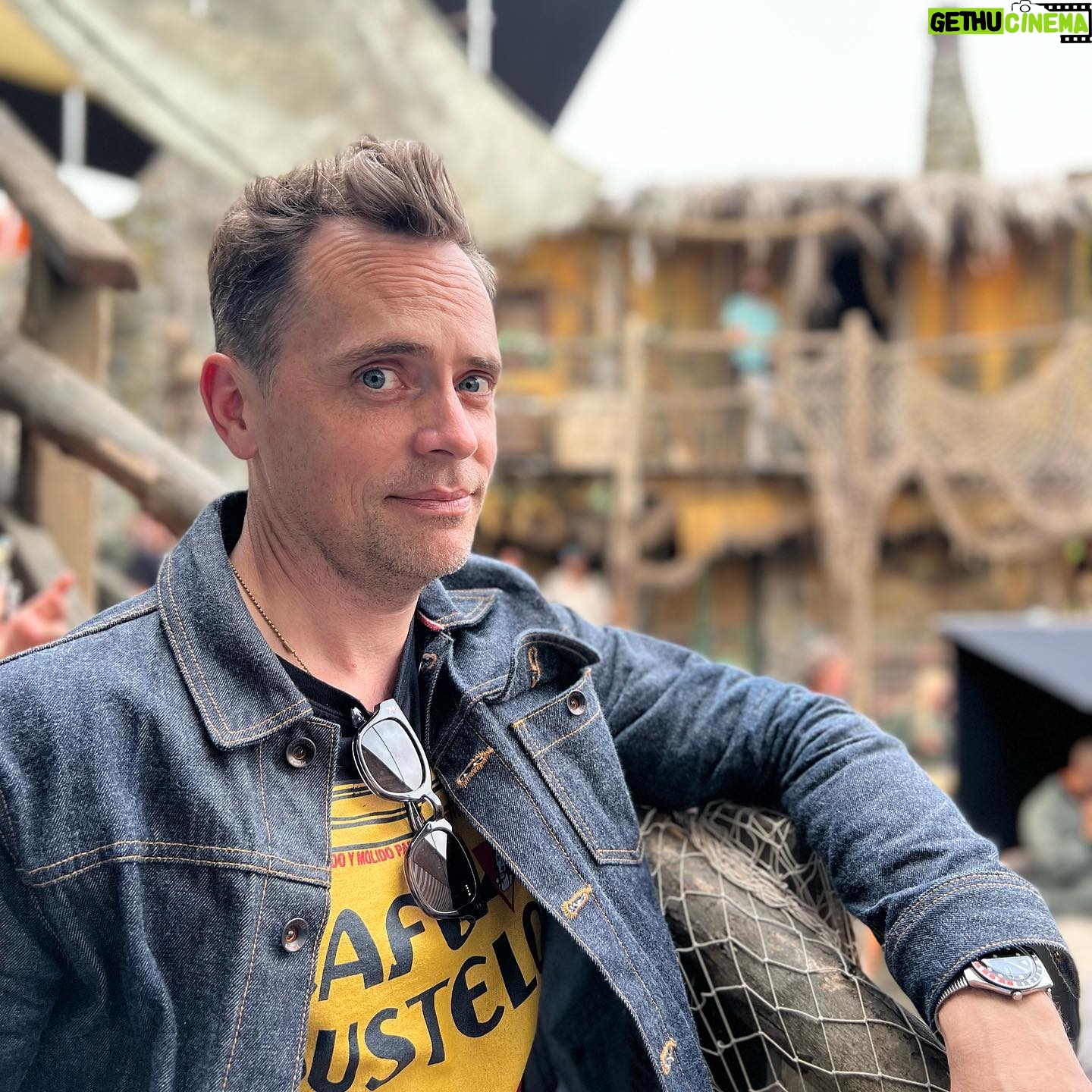 Samba Schutte - 8.5K Likes - Todayās Crew Shoutout: the genius @dvidjenkins aka our father and creatorš“āā ļø What to say about the man who gave us this epic show, redefined the pirate genre, broke records, made history and created a classic for all timesā ļø It was such a joy watching him get excited for every little aspect of his show coming to life, while looking cool all alongāļø I love you brother and Iām eternally gratefulš«”ā¤ļø
#OurFlagMeansDeath #ofmd #ofmdseason2 #bts
