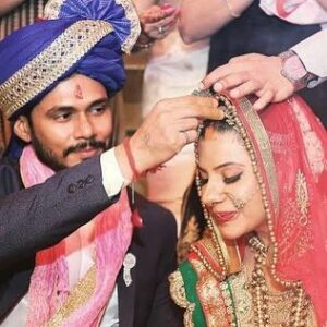 Sambhavna Seth Instagram - KAT GAYE BHAI 
8 SAAL KAT GAYE. 
Happy 8th Anniversary to Us🎂
14 years of togetherness❤️