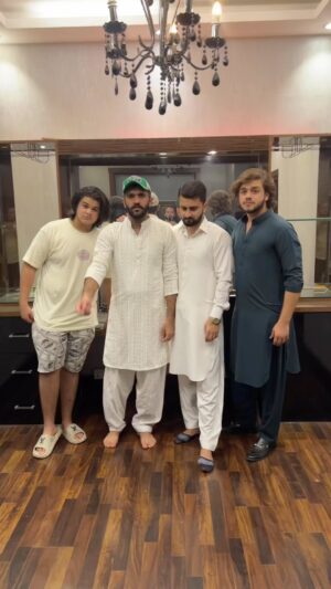 Sami Khan Instagram - Yazeed ty lanat beshmar ✋🏼