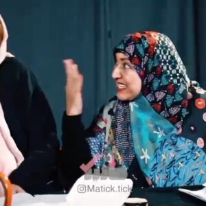Samira Hosseini Instagram - نمایشنامه خوانی پرده سوم « زمزمه های پشت در » 
نویسنده و کارگردان : @parisashams82 
بازیگران به ترتیب ورود به صحنه:
@raminnasernasir 
@maedehtahmasebii
@samirahosseini.official 
 و مریم سعادت 
پخش از پیج @matick.tick  می تونید پیج ماتیک و فالو کنید و از محتواهای جذابش لذت ببرید. 💚

مدیر فیلم‌برداری: روزبه عباسی
‏@rouzbeh.abbasi 
دوربین دوم: محمد داوطلب
دستیار کارگردان: شکوفه موسوی
تدوین: مهدیار سزاوار
‏@mahdiar.sezavar 
(با تشکر از رضا داریوش)
ساخت تیزر: علی نخجوانی
‏@alinakhjavanii 
عکاس: میلاد بهشتی
‏@miladbeheshtii 
صدابردار: آریا عباسی
با تشکر از: روزبه سجادی حسینی و محبوبه یزدی
‏@yazdi.mahboobeh 
‏@roozbehsajjadi
#نمایشنامه_خوانی  #سمیراحسینی  #رامین_ناصرنصیر  #مائده_طهماسبی  #مریم_سعادت