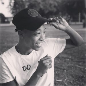 Samira Wiley Instagram - Have a beautiful day, kids. 🖤
📷: @lomorelli