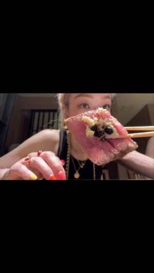 Sammi Cheng Instagram - 💚❤️💚❤️💚
可以無限量吃牛肉的胃。
可惜，餐廳並不是無限量供應。😆
份量啱啱好。👍🏻