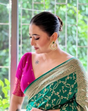Sampurna Lahiri Instagram - Keep watering yourself, you are growing 💚
.
MUA - @sahababusona 
Styling - @subrata4462 
Wardrobe - @ethnic_boutique61 
Jewellery - @jhalak_thedesignerstore 
Draped by - @ijewel007 
.
#ethnic #saree #sareelove #beauty #fashion #style #mood #green #look #makeup #selflove