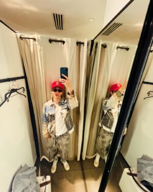 Samuel Instagram - Btw these are my moms sunglasses🕶️