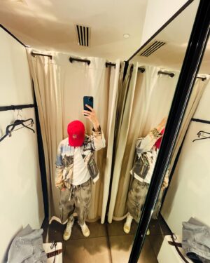 Samuel Instagram - Btw these are my moms sunglasses🕶️