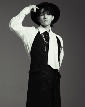 Samuel Instagram - Pose for the camera