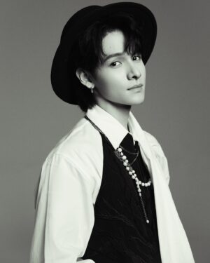 Samuel Instagram - Pose for the camera