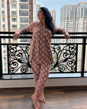 Sana Instagram - Celebrating the rich heritage of Indian handlooms today! Proudly wearing this beautiful handloom outfit that speaks of tradition and artistry. Happy National Handloom Day! #NationalHandloomDay #HandloomLove

  #HandloomFashion #IndianTextiles #SupportHandloom #EthnicWear #TraditionalCrafts #ArtisanMade #SustainableFashion #IndianHandlooms #CulturalHeritage #CraftRevival #MadeInIndia #WeaveTheMagic
