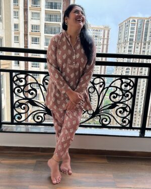 Sana Instagram - Celebrating the rich heritage of Indian handlooms today! Proudly wearing this beautiful handloom outfit that speaks of tradition and artistry. Happy National Handloom Day! #NationalHandloomDay #HandloomLove

  #HandloomFashion #IndianTextiles #SupportHandloom #EthnicWear #TraditionalCrafts #ArtisanMade #SustainableFashion #IndianHandlooms #CulturalHeritage #CraftRevival #MadeInIndia #WeaveTheMagic