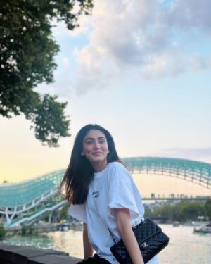 Sana Makbul Instagram - Peace bridge ✌🏼🇬🇪 

#sanamakbul #bigbossott3 #georgia
