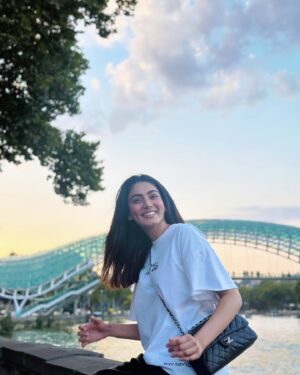 Sana Makbul Instagram - Peace bridge ✌🏼🇬🇪 

#sanamakbul #bigbossott3 #georgia