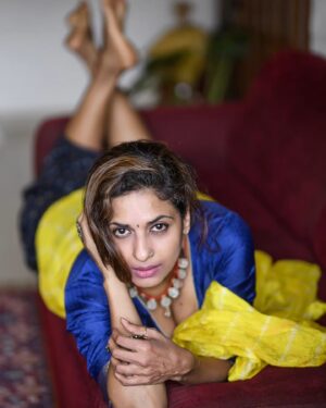 Sandhya Shetty Instagram - "Saree" Six yards of pure grace, poetry, and culture woven into a single thread."
Photographer @aslamshaikh104 
Designer @kaushikshrimanker

#Sandhyashetty #Nofear 
#actor #supermodel #internationalspeaker #CommonWealthKarateChampion2015 #style #fashion #womenpower #fitness #passion #change #actorslife #indianlook #saree  #bollywood #hollywood #Dharavibank #coronapapers #mylifemyrules ❤