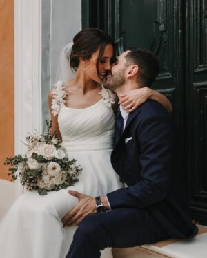Sandra Díaz Arcas Instagram - Porque contigo soy mejor, contigo TODO es mejor 
🤍💍

@valenzuelaatelier 
@eternaprometida 
@parquedelamarquesa 
@enfok2fotografia 
@daviddesant
@bund_company
@mdepaulet