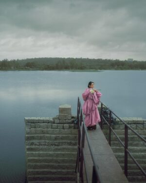 Sangeetha Bhat Instagram - A Daydream ✨
•
•
Concept & Styling @nikithakrofficial 
Muse @sangeetha_bhat 
MUA @makeup_by_nethraraajesh 
Outfit @elarniofficial 
Photographer @summi_bharadwaj 
.
#dreamy #protrait #sony #photography#igreach#bluehues #pinks#colours#nature#fashionphotography #instagood #bangalorephotography