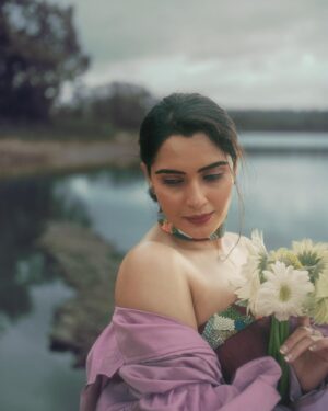 Sangeetha Bhat Instagram - A Daydream ✨
•
•
Concept & Styling @nikithakrofficial 
Muse @sangeetha_bhat 
MUA @makeup_by_nethraraajesh 
Outfit @elarniofficial 
Photographer @summi_bharadwaj 
.
#dreamy #protrait #sony #photography#igreach#bluehues #pinks#colours#nature#fashionphotography #instagood #bangalorephotography