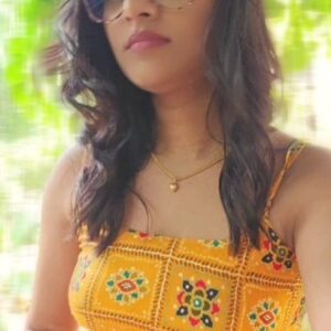 Sangeetha Sringeri Instagram - Can't ignore to make a reel on this trending song 😉