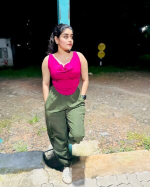 Saniya Babu Instagram - Move on🫂 #trending #saniyababu #tamilsongs