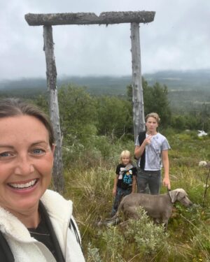 Sanna Lundell Instagram - Me and my boys hälsar på mammi på Välliste❤️