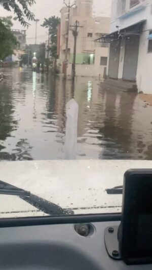 Santhosh Narayanan Instagram - Episode 2 🤣. @vijaynarain sorry your car moves to second rank now . Amphibian spotted.