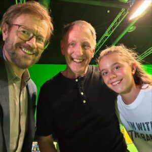 Santiago Segura Instagram - Nuestros recuerdos del verano pasado en el rodaje, os esperan este mes de Agosto en los cines!
(Esperamos que lo paséis igual de bien viendo la película que nosotros lo pasamos haciéndola!)