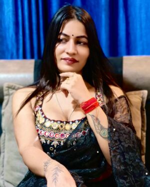 Sapna Sharma Instagram - Black 🥰