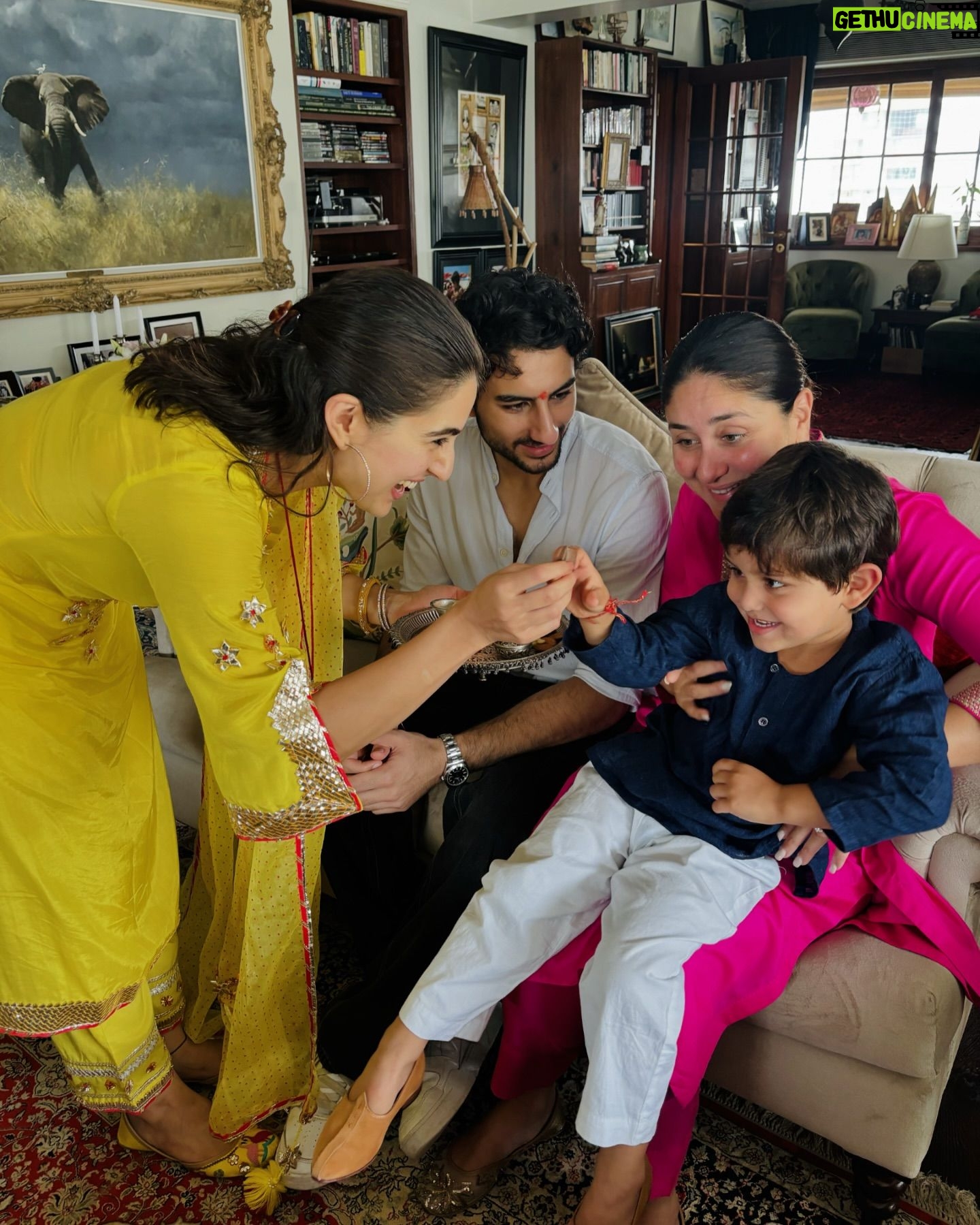 Sara Ali Khan - 2.5 Million Likes - Happy Raksha Bandhan 🥰🥰🥰