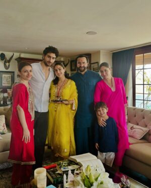 Sara Ali Khan Instagram - Happy Raksha Bandhan 🥰🥰🥰