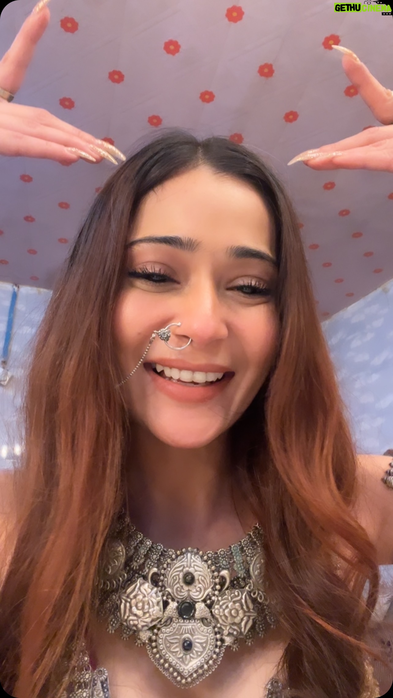 Sara Khan - 70.9K Likes - Just 🤓