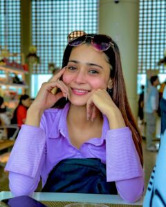 Actress Sara Khan HD Instagram Photos and Wallpapers September 2024
