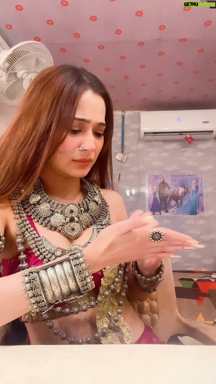 Sara Khan - 76.5K Likes - In between the shots
#bts #tp #justforfun