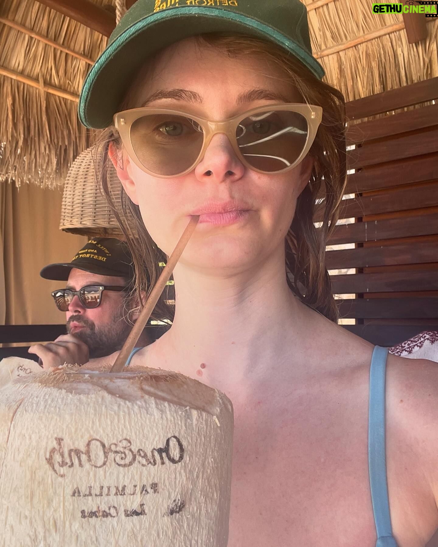 Sara Paxton - 3.8K Likes - July ‘24 🦎🌵🌊☀️