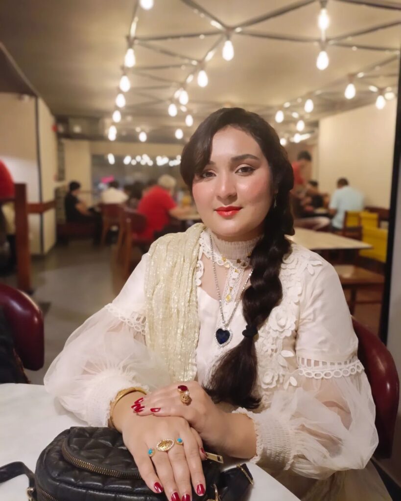 Sara Raza Actress Sara Raza Khan HD Instagram Photos and Wallpapers August 2024 ...