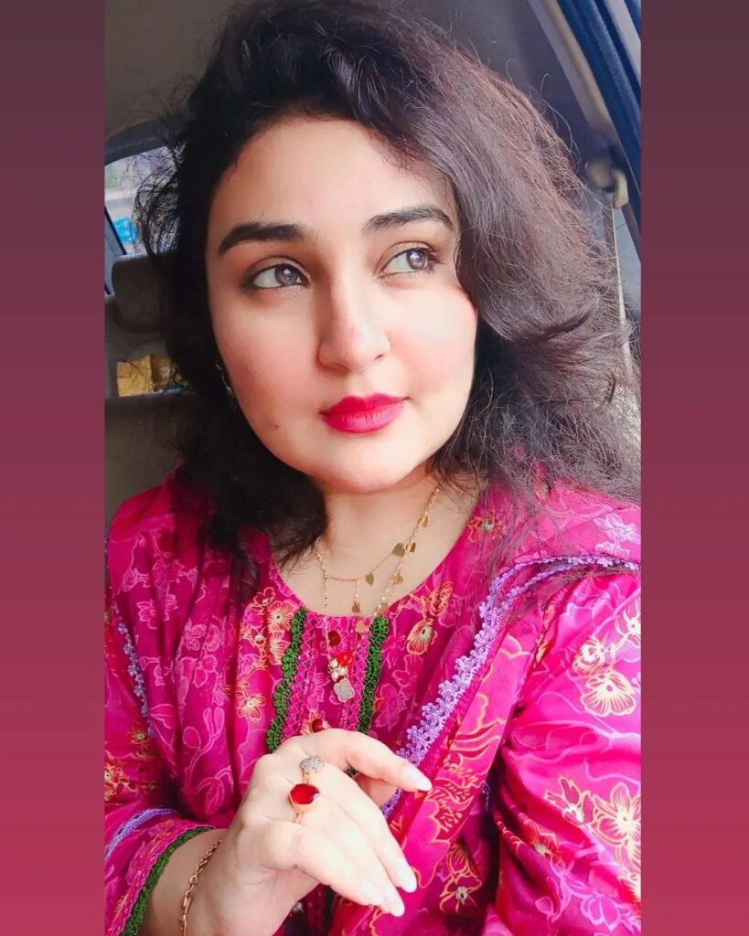 Sara Raza Actress Sara Raza Khan HD Instagram Photos and Wallpapers September ...