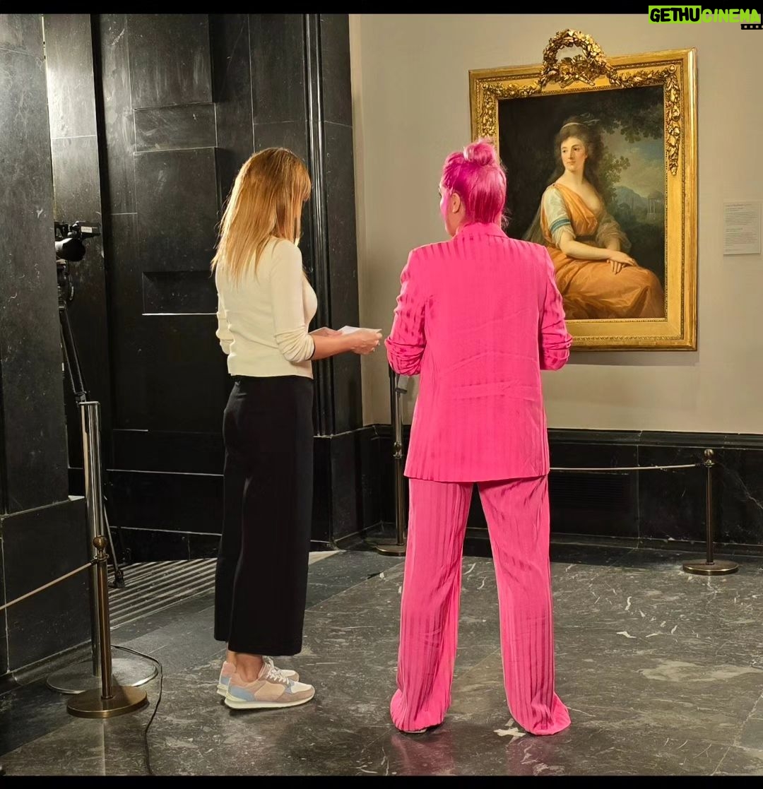 Sara Rubayo - 6.1K Likes - No tengo palabras para explicar cómo me siento🥹💕
He cumplido otro de esos sueños que ni siquiera te atreves a soñar. Gracias al genial @elintermedio y a mi amado @museoprado por esta sección tan especial de Mujer tenías que ser.
Contemos la historia como realmente fue y no como nos la han contado💜
Gracias, gracias y más gracias por todo esto 🩷
📸 @marianpayan que me quiere y me cuida, además de captar mi felicidad como nadie 🐔🐱