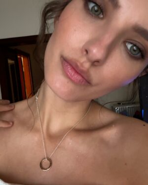 Sara Sandeva Instagram - still can’t get over this 🔥 makeup by @eliskamatejkova @esquireczech