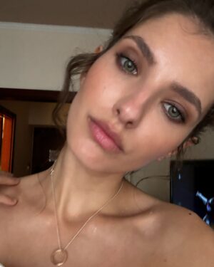 Sara Sandeva Instagram - still can’t get over this 🔥 makeup by @eliskamatejkova @esquireczech